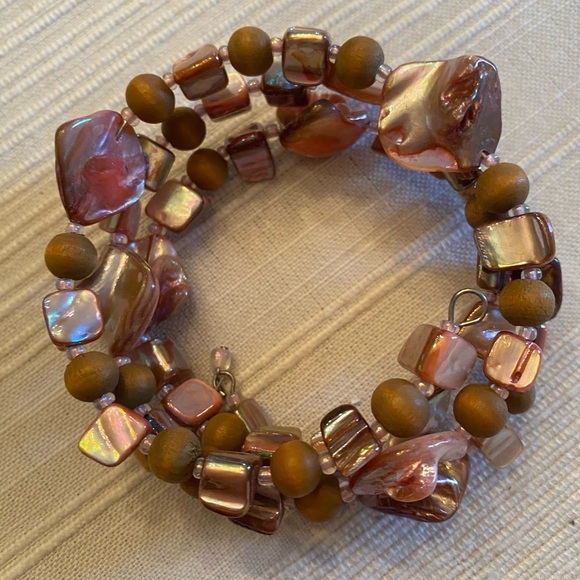 Pink Fashion Jewelry Iridescent Shell Design - Picture 4 of 7